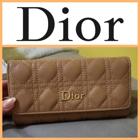 Dior Wallet - Picture 2 of 13